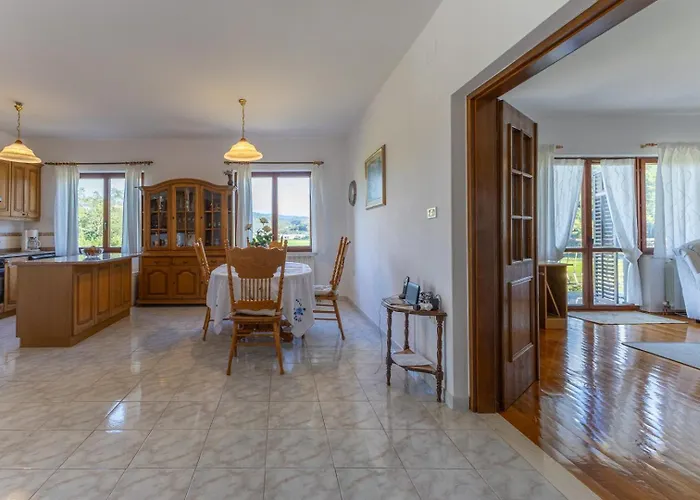 Maria Buzet 2 With Balcony Lejlighed Buzet